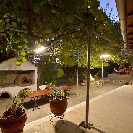 Jerry Afro Pension Kanálion Buitenkant foto